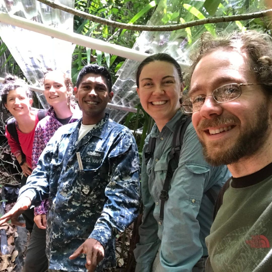 Daniela Cusack poses for a picture with other researchers
